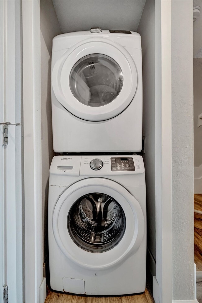 Building Photo - 3270 Mangrove Point Dr