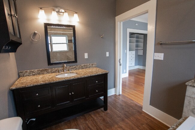 Building Photo - 1412 S St Louis Ave