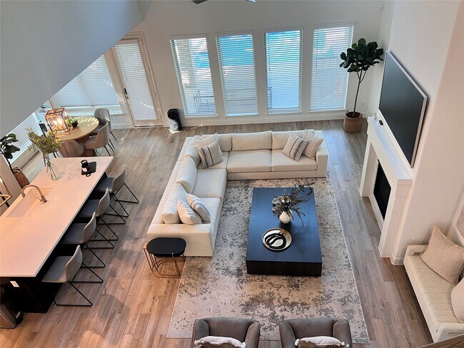 Building Photo - 176 Sweeping Valley Dr