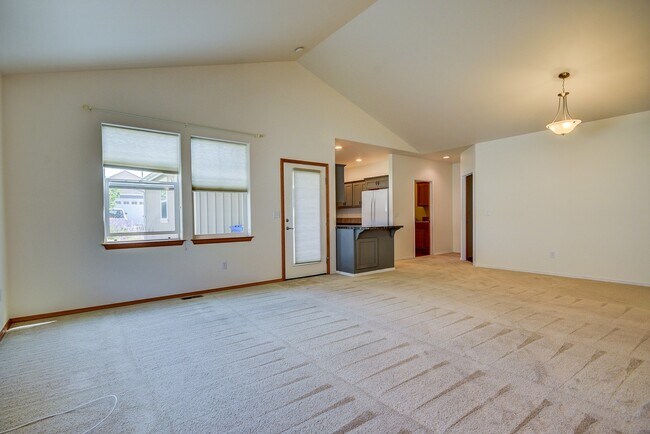 Building Photo - 2 Bed 2 Bath Single-Level Home (55 & over Community) Landscaping Included