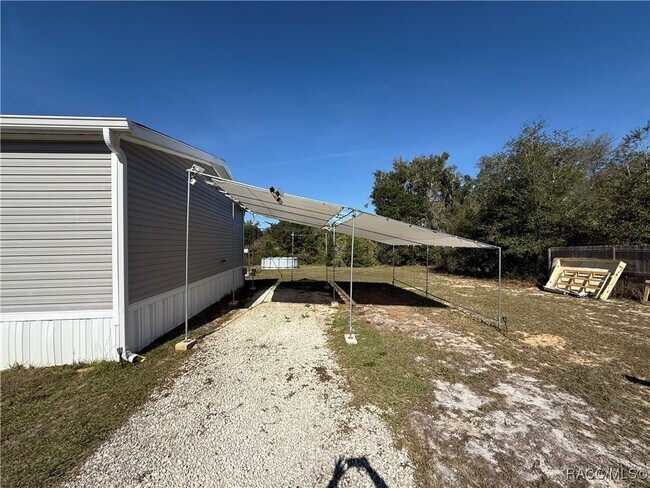 Building Photo - 5469 W Grovepark Rd