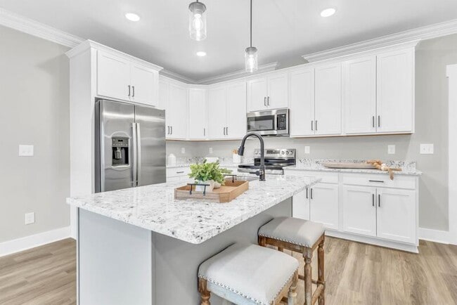 Building Photo - 166 Sango Dr