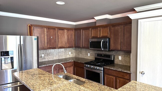 Building Photo - 3837 Las Bahias Dr