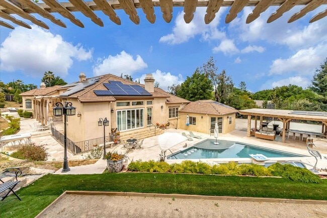 Building Photo - 15219 Sobey Rd