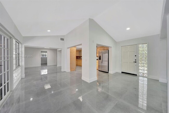 Building Photo - 840 NE 182nd St