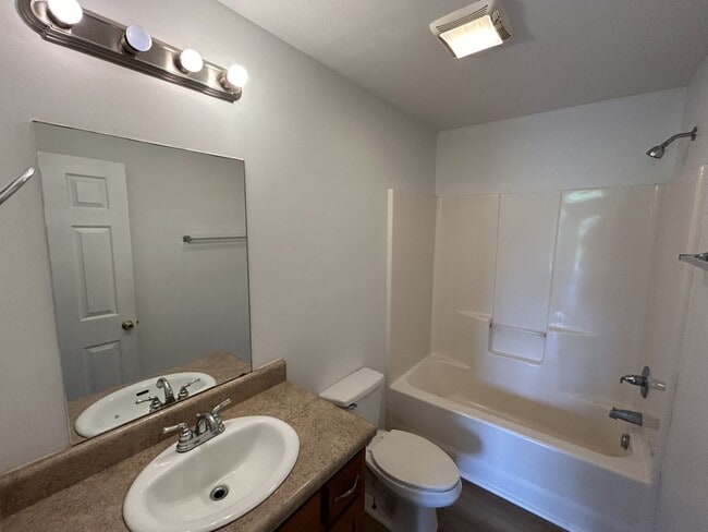 Building Photo - 14105-14109 Red House Road