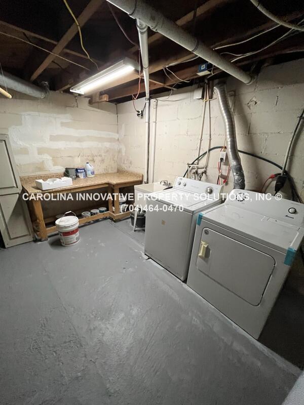 Building Photo - 2824 Phillips Ave