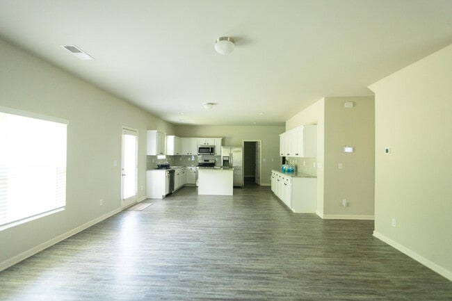 Building Photo - 1115 Dietrich Ln