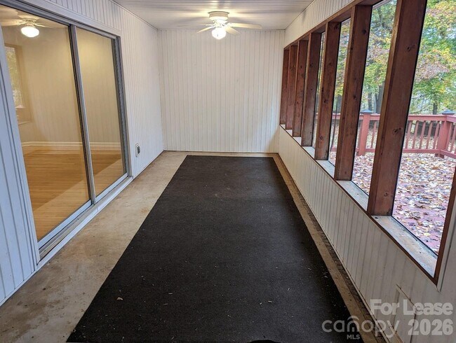 Building Photo - 3984 Wind Rock Ct