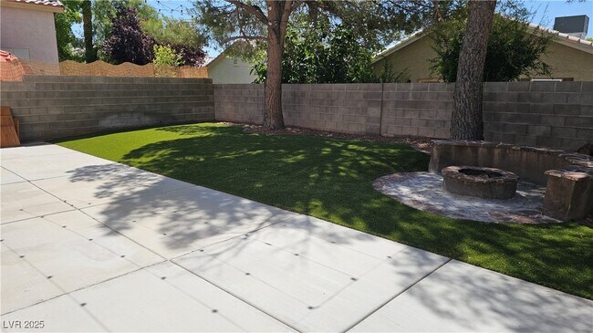 Building Photo - 7425 Jockey Ave