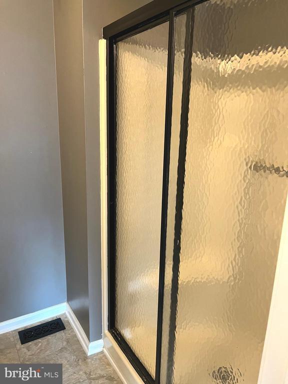 Building Photo - 32 Wyckwood Ct