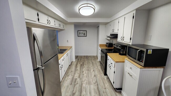 Building Photo - 950 Egret Cir