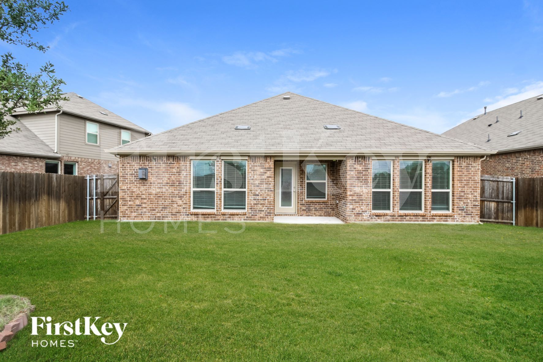 Building Photo - 16209 Weymouth Dr