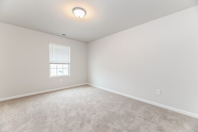 Building Photo - 7255 Bellacroft Dr