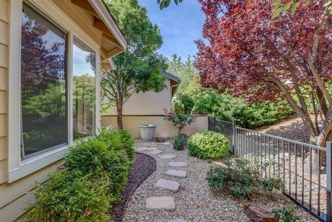 Building Photo - Beautiful 2 Bedroom 2 Bath in Prescott!