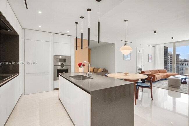 Building Photo - 300 Biscayne Blvd Way