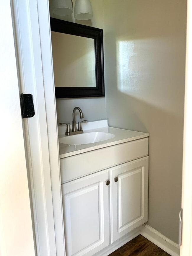 Building Photo - 512 Kellia Dr