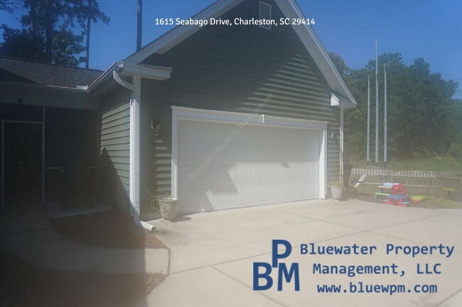 Building Photo - Charming 3-Bed Oasis with Granite Touches & Hardwood Flooring in Charleston!