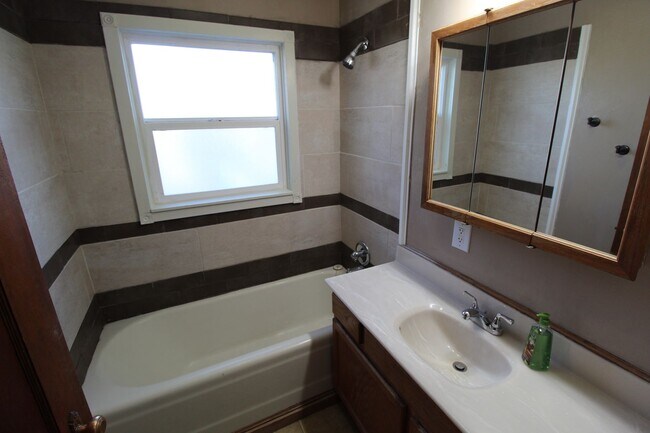 Building Photo - 10002 N Whitworth Dr