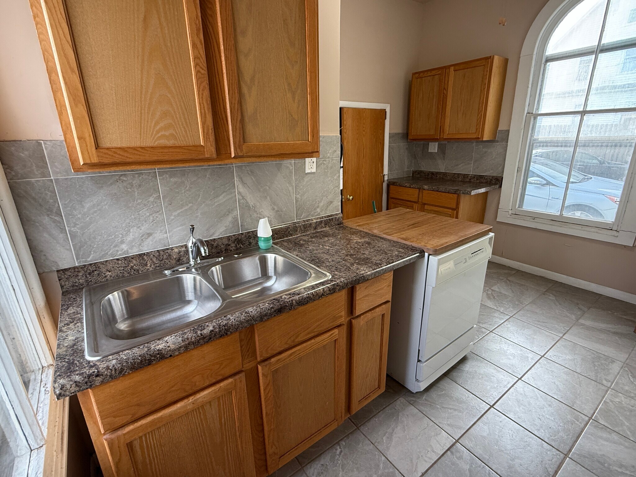 Building Photo - 215 E Bloomington St