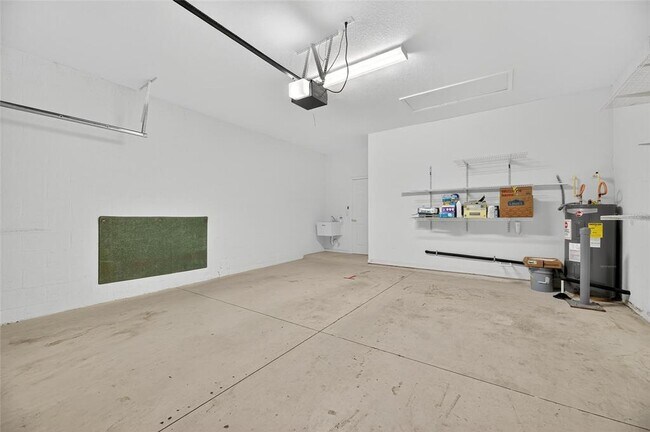 Building Photo - 5845 Sunset Falls Dr