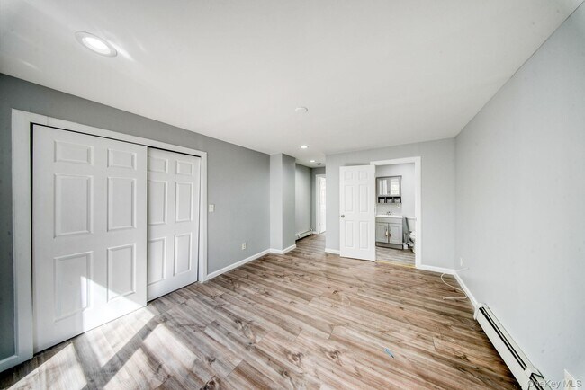 Building Photo - 22 Academy Ave