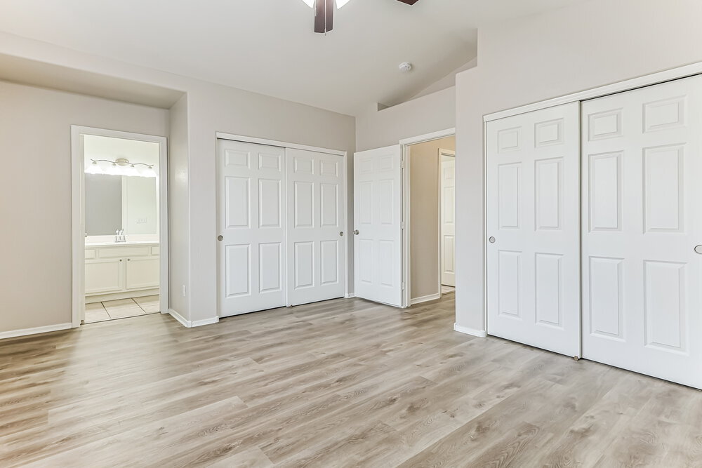 Building Photo - 8802 E University Dr