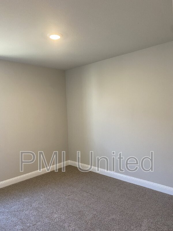 Building Photo - 11525 Nicholson Ln