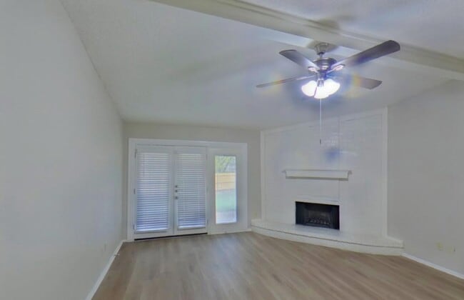 Building Photo - Thoughtfully Designed 3-Bedroom Home for Modern Living