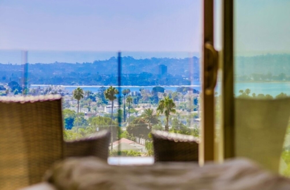 Building Photo - 1518 Monmouth Dr