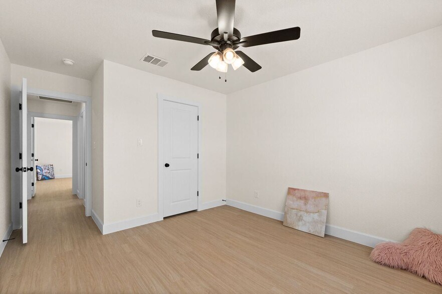 Building Photo - 2115 Blackhawk Lp