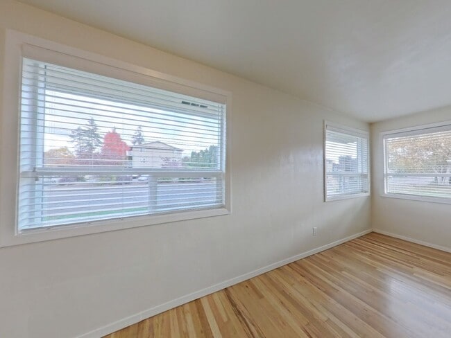 Building Photo - FALL SPECIAL ~ $735 OFF FIRST MONTH RENT