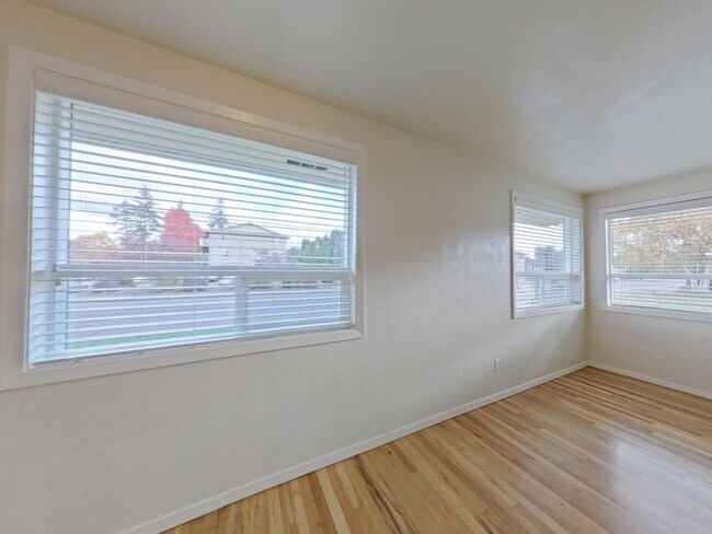 Building Photo - WINTER SPECIAL ~ $735 OFF FIRST MONTH RENT