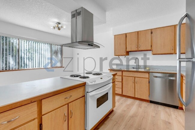 Building Photo - 264 Cervantes Cir