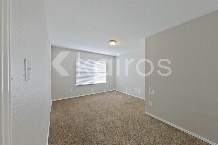 Building Photo - 1621 Vineridge Ln