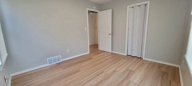 Building Photo - 12747 Vernon Ave