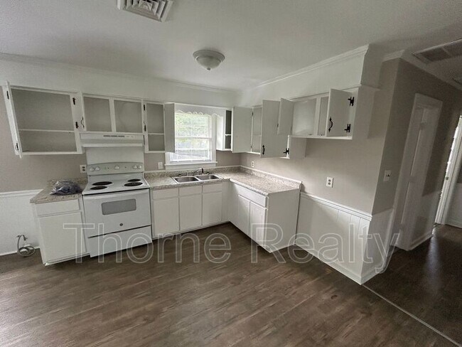 Building Photo - 112 Cane Dr