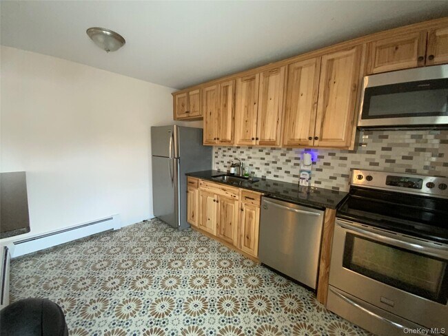 Building Photo - 250 Beechwood Ave