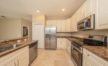 Building Photo - 17585 W Lilac St