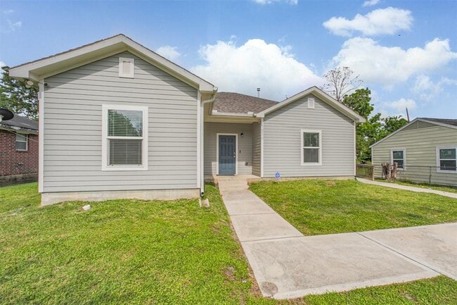 Building Photo - 10310 Chesterfield Dr