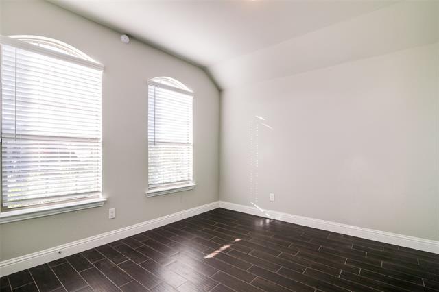 Building Photo - 575 Kara Dr