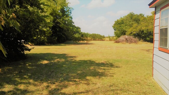 Building Photo - 15585 TX-36