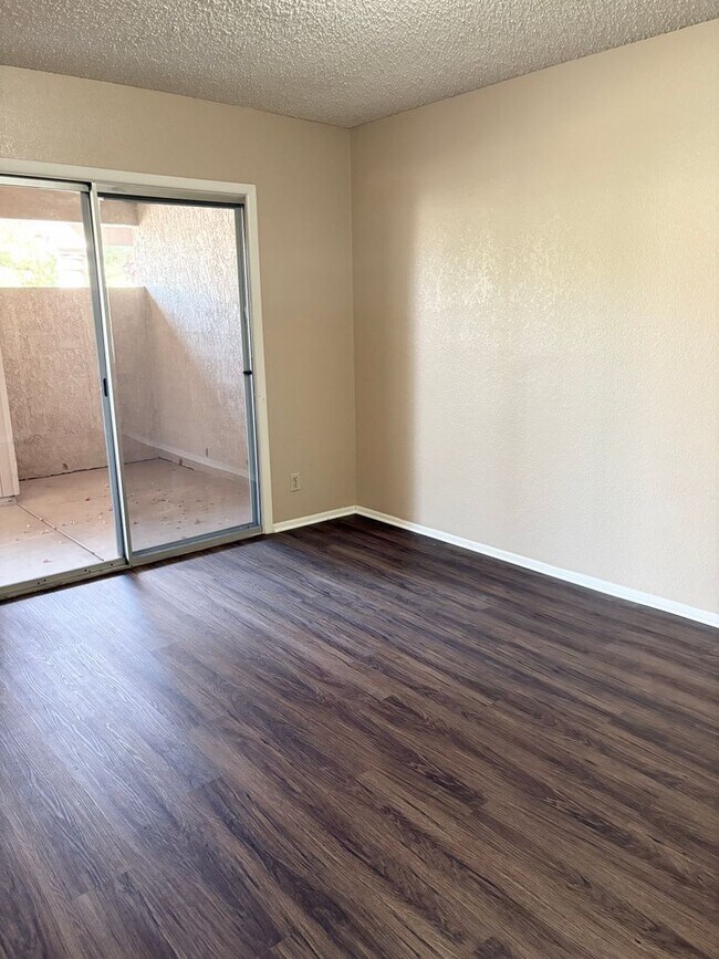 Building Photo - **CHARMING 2 BEDROOM/2 BATHROOM PATIO HOME...