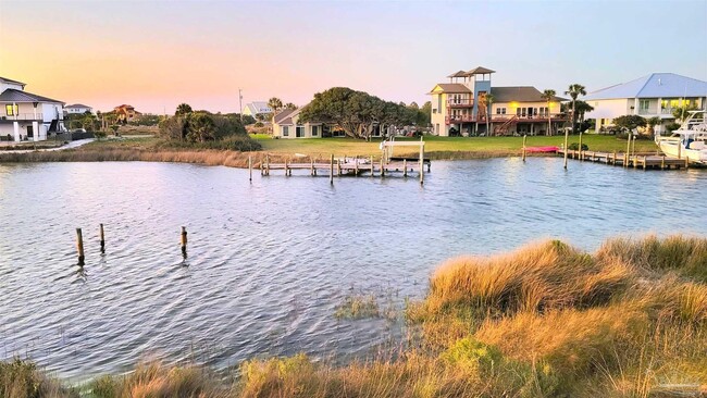 Primary Photo - 510 Fort Pickens Rd
