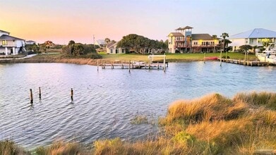 Building Photo - 510 Fort Pickens Rd