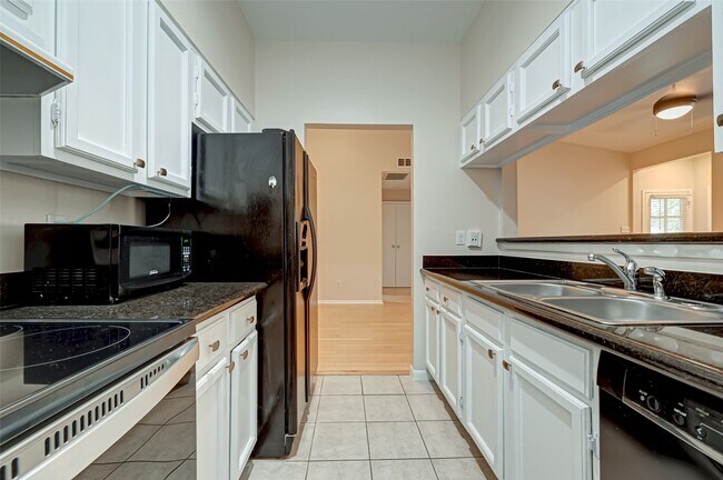 Building Photo - 2001 Bering Dr