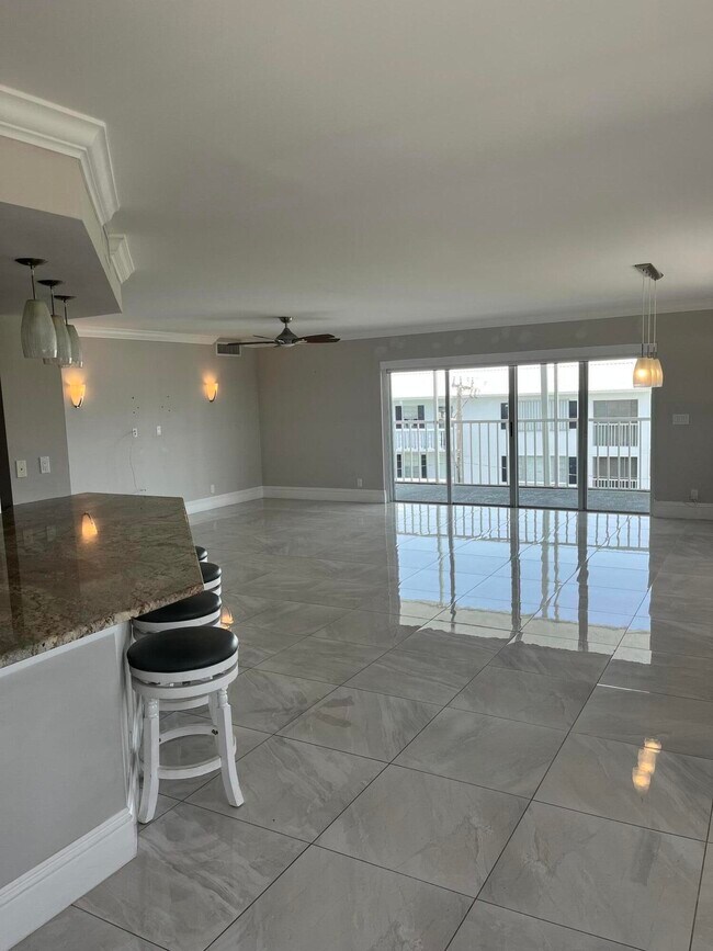 Building Photo - 155 Yacht Club Dr
