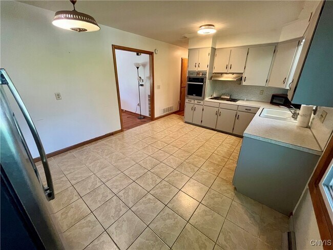 Building Photo - 91 Pulsifer Dr