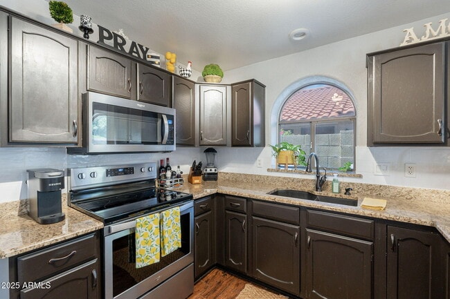 Building Photo - 8846 E Windrose Dr