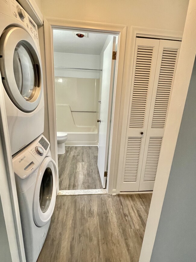 Washer and dryer - 907 Twin Circle Dr